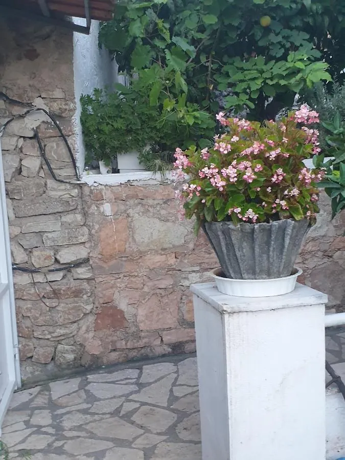 Affittacamere Rosemary House Sarandë Casa di campagna